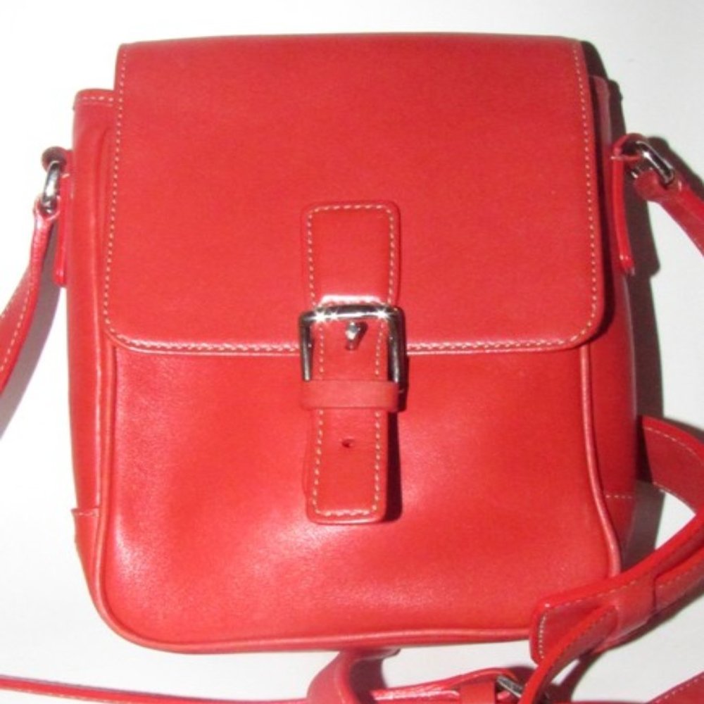 Vintage Coach Willis Buttery Soft Red 2-Way Camera Case 7775 Cross Body Bag